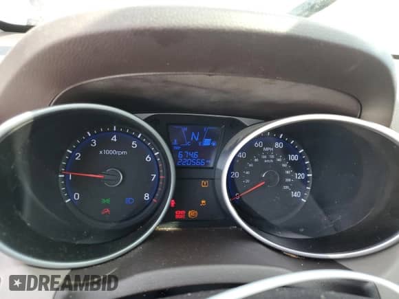 2012 Hyundai Tucson GLS with VIN KM8JU3AC0CU496915, listed as a Copart auction lot 82651635 with 220,566 mi miles and Salvage title. Bid and sale history available at DreamBid. Image 9.