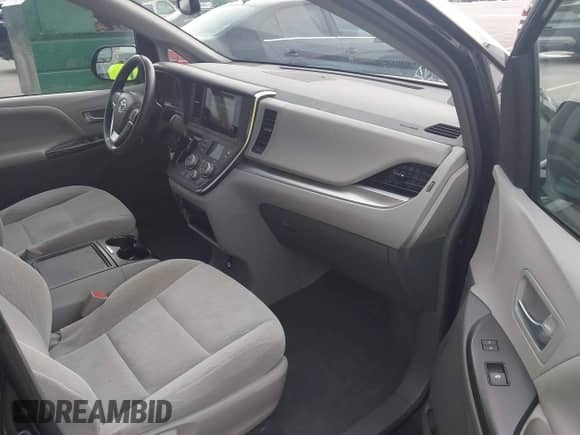 2017 Toyota Sienna LE Auto Access Seat с VIN 5TDKZ3DC4HS879967, выставлен на аукционе IAAI как лот 42680163 с пробегом 136 047 миль миль и . История ставок и продаж доступна на DreamBid. Изображение 5.