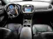 2013 Chrysler 300 C с VIN 2C3CCAKG4DH683041, выставлен на аукционе Copart как лот 59928975 с пробегом 178 577 миль миль и Списание • Salvage title. История ставок и продаж доступна на DreamBid. Изображение 8.