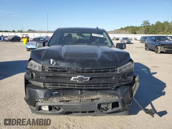 2020 Chevrolet Silverado 1500 RST z VIN 1GCRWDEK6LZ207208, wystawiony jako Copart lot #47446095 z przebiegiem 72 865 mil mil oraz Szkoda całkowita • Salvage title. Historia ofert i sprzedaży dostępna na DreamBid. Obrazek 5.