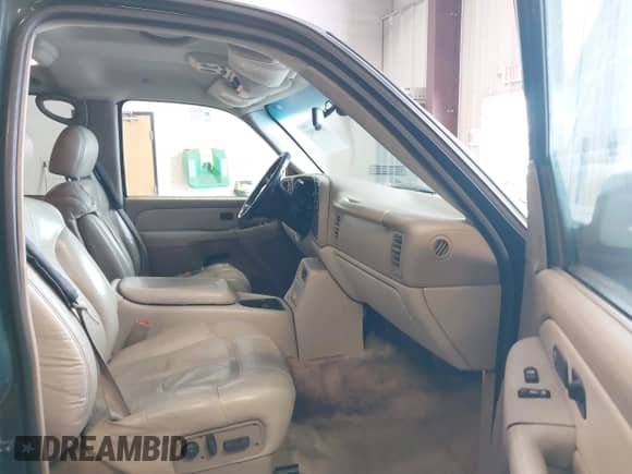 2002 Chevrolet Suburban LS with VIN 1GNFK16Z72J263641, listed as a IAAI auction lot 41549592 with Not provided miles and . Bid and sale history available at DreamBid. Image 5.