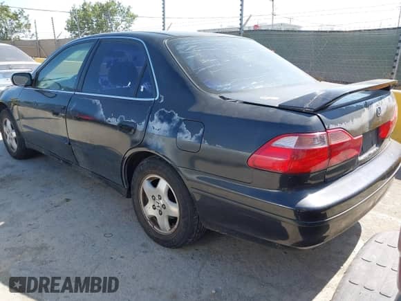 1998 Honda Accord EX z VIN 1HGCG1653WA004792, wystawiony jako IAAI lot #42421993 z przebiegiem 329 759 mil mil oraz . Historia ofert i sprzedaży dostępna na DreamBid. Obrazek 3.