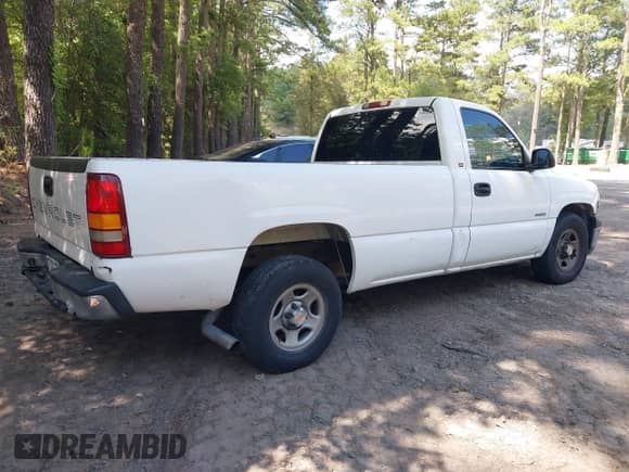 2002 Chevrolet Silverado 1500 z VIN 1GCEC14W42Z273524, wystawiony jako IAAI lot #42784225 z przebiegiem 180 043 mil mil oraz . Historia ofert i sprzedaży dostępna na DreamBid. Obrazek 4.