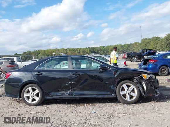 2014 Toyota Camry SE с VIN 4T1BF1FK5EU376419, выставлен на аукционе IAAI как лот 43370872 с пробегом 137 973 миль миль и . История ставок и продаж доступна на DreamBid. Изображение 13.