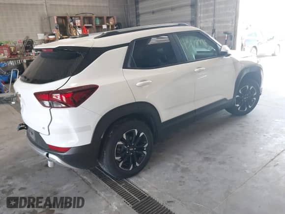2023 Chevrolet TrailBlazer LT with VIN KL79MRSLXPB033090, listed as a IAAI auction lot 43178996 with 41,726 mi miles and . Bid and sale history available at DreamBid. Image 4.