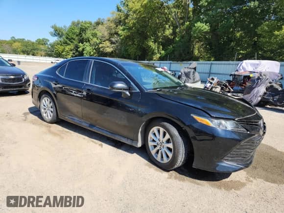 2018 Toyota Camry SE z VIN 4T1B11HK5JU551175, wystawiony jako Copart lot #85749655 z przebiegiem 126 912 mil mil oraz Szkoda całkowita • Salvage title. Historia ofert i sprzedaży dostępna na DreamBid. Obrazek 4.