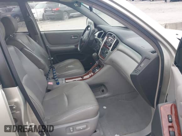 2004 Toyota Highlander с VIN JTEDP21A240031123, выставлен на аукционе IAAI как лот 43072487 с пробегом 215 066 миль миль и . История ставок и продаж доступна на DreamBid. Изображение 5.