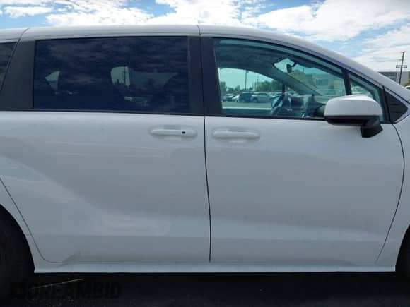 2023 Toyota Sienna LE с VIN 5TDKRKEC7PS154399, выставлен на аукционе IAAI как лот 43433021 с пробегом 51 777 миль миль и . История ставок и продаж доступна на DreamBid. Изображение 14.