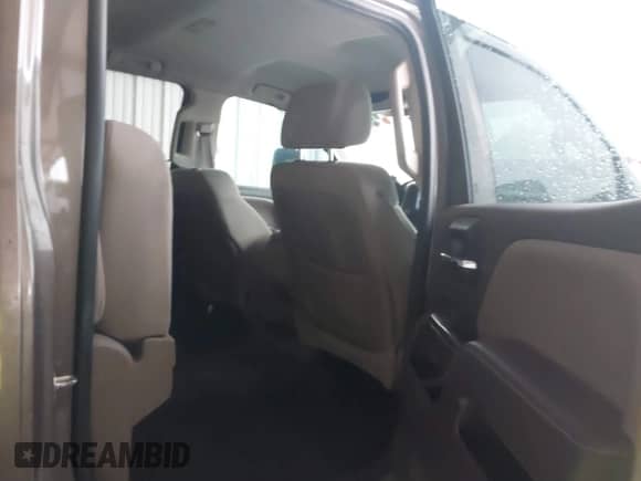2015 Chevrolet Silverado 2500HD LT z VIN 1GC1KVEG0FF131663, wystawiony jako IAAI lot #42117911 z przebiegiem 144 511 mil mil oraz . Historia ofert i sprzedaży dostępna na DreamBid. Obrazek 8.
