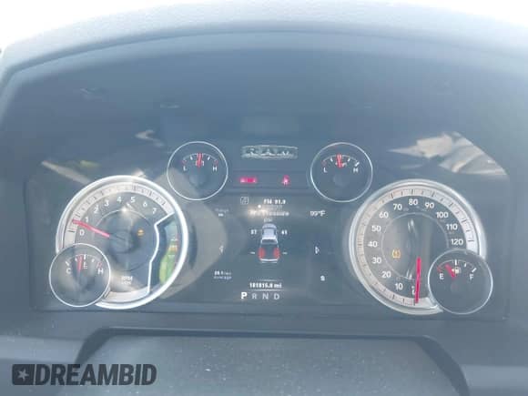 2013 Ram 1500 SLT z VIN 1C6RR6LG3DS679904, wystawiony jako IAAI lot #43351882 z przebiegiem 181 815 mil mil oraz . Historia ofert i sprzedaży dostępna na DreamBid. Obrazek 7.