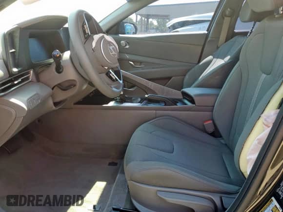 2025 Hyundai Elantra SE with VIN KMHLL4DG9SU949332, listed as a Copart auction lot 80647335 with 30,620 mi miles and Clean title. Bid and sale history available at DreamBid. Image 7.