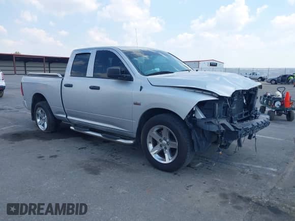 2017 Ram 1500 Express z VIN 1C6RR7FT9HS795600, wystawiony jako IAAI lot #39712645 z przebiegiem 178 059 mil mil oraz . Historia ofert i sprzedaży dostępna na DreamBid. Obrazek 1.