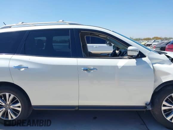 2017 Nissan Pathfinder SV with VIN 5N1DR2MM6HC687085, listed as a IAAI auction lot 41793687 with 138,842 mi miles and . Bid and sale history available at DreamBid. Image 14.