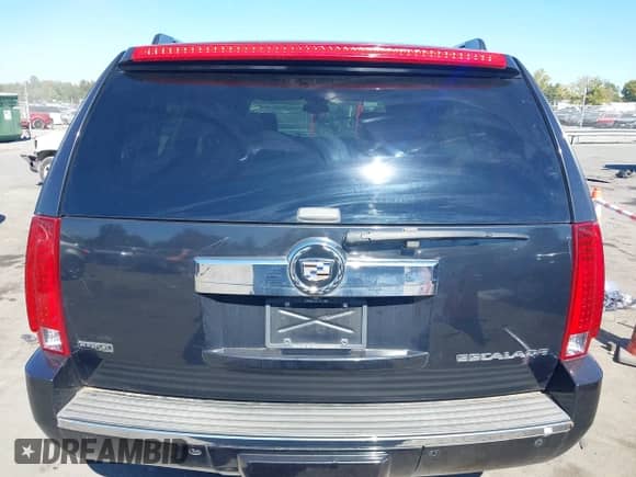 2010 Cadillac Escalade ESV Luxury z VIN 1GYUKHEF3AR183697, wystawiony jako IAAI lot #43473883 z przebiegiem 226 779 mil mil oraz . Historia ofert i sprzedaży dostępna na DreamBid. Obrazek 16.