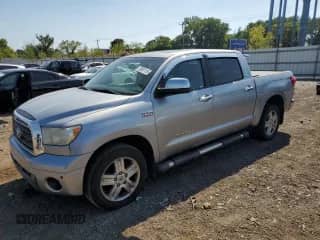 2008 Toyota Tundra Limited с VIN 5TFDV58118X050826, выставлен на аукционе Copart как лот 70891115 с пробегом 366 364 миль миль и Чистый • Clean title. История ставок и продаж доступна на DreamBid. Изображение 1.