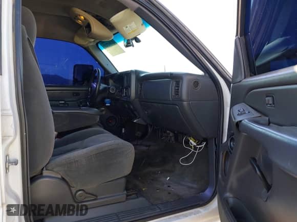 2005 Chevrolet Silverado 1500 Z71 z VIN 2GCEK13T551287925, wystawiony jako IAAI lot #43392727 z przebiegiem 275 768 mil mil oraz . Historia ofert i sprzedaży dostępna na DreamBid. Obrazek 5.