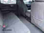 2022 Chevrolet Silverado 1500 Custom Trail Boss z VIN 3GCUDCET0NG553356, wystawiony jako IAAI lot #43564139 z przebiegiem 134 744 mil mil oraz . Historia ofert i sprzedaży dostępna na DreamBid. Obrazek 8.