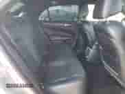 2014 Chrysler 300 C z VIN 2C3CCAET0EH104301, wystawiony jako Copart lot #80705705 z przebiegiem 60 171 mil mil oraz Szkoda całkowita • Salvage title. Historia ofert i sprzedaży dostępna na DreamBid. Obrazek 10.