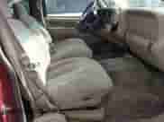 1999 Chevrolet Suburban z VIN 1GNFK16R1XJ302411, wystawiony jako IAAI lot #42547469 z przebiegiem 362 879 mil mil oraz . Historia ofert i sprzedaży dostępna na DreamBid. Obrazek 5.