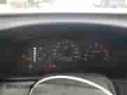 1998 Nissan Frontier XE z VIN 1N6DD26Y5WC382321, wystawiony jako Copart lot #81595055 z przebiegiem 218 441 mil mil oraz Czysty tytuł • Clean title. Historia ofert i sprzedaży dostępna na DreamBid. Obrazek 9.