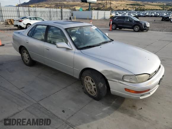 1992 Toyota Camry с VIN JT2VK13E7N0096822, выставлен на аукционе Copart как лот 71635274 с пробегом 172 511 миль миль и Списание • Salvage title. История ставок и продаж доступна на DreamBid. Изображение 4.