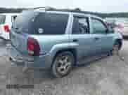 2006 Chevrolet TrailBlazer LT z VIN 1GNDS13S462338763, wystawiony jako IAAI lot #43145852 z przebiegiem 147 745 mil mil oraz . Historia ofert i sprzedaży dostępna na DreamBid. Obrazek 4.