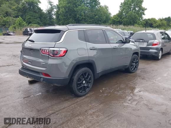 2023 Jeep Compass Latitude Lux с VIN 3C4NJDFN7PT558387, выставлен на аукционе IAAI как лот 43028238 с пробегом 19 083 миль миль и . История ставок и продаж доступна на DreamBid. Изображение 4.