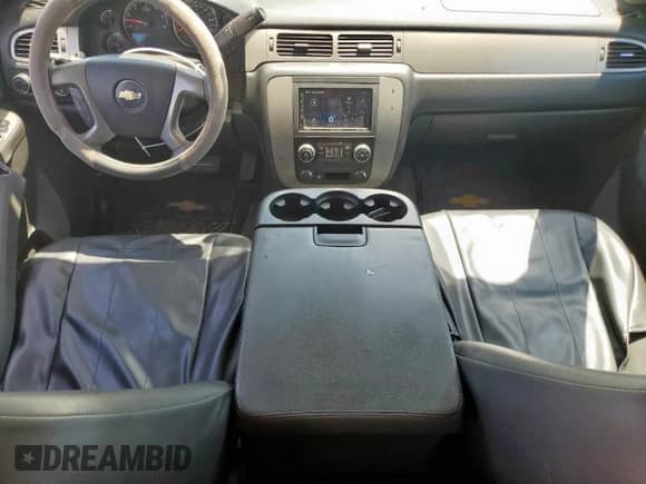 2013 Chevrolet Tahoe Commercial z VIN 1GNSK2E09DR349030, wystawiony jako Copart lot #69140325 z przebiegiem 163 621 mil mil oraz Czysty tytuł • Clean title. Historia ofert i sprzedaży dostępna na DreamBid. Obrazek 8.