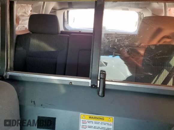 2015 Chevrolet Tahoe Commercial z VIN 1GNSK2EC5FR515993, wystawiony jako Copart lot #58700455 z przebiegiem 133 248 mil mil oraz Szkoda całkowita • Salvage title. Historia ofert i sprzedaży dostępna na DreamBid. Obrazek 10.