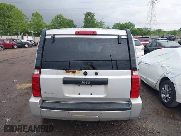 2007 Jeep Commander Sport с VIN 1J8HG48K57C632098, выставлен на аукционе IAAI как лот 42300239 с пробегом 311 738 миль миль и . История ставок и продаж доступна на DreamBid. Изображение 15.