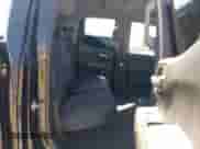 2019 Chevrolet Silverado 1500 RST z VIN 1GCRWDEK1KZ303181, wystawiony jako IAAI lot #42564537 z przebiegiem 84 559 mil mil oraz . Historia ofert i sprzedaży dostępna na DreamBid. Obrazek 8.