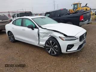 2022 Volvo S60 Momentum with VIN 7JRL12FZ1NG160853, listed as a IAAI auction lot 41012806 with 33,661 mi miles and . Bid and sale history available at DreamBid. Image 1.