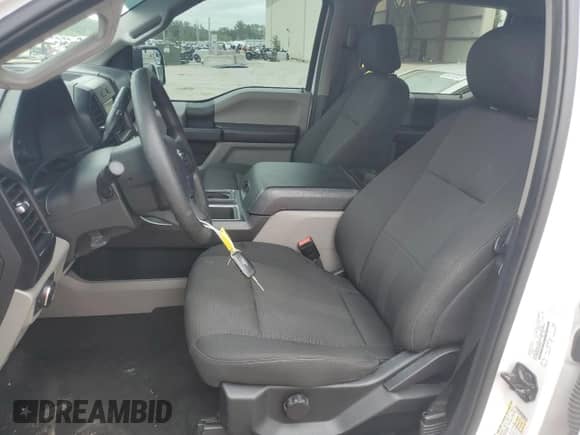 2019 Ford F-150 XL z VIN 1FTEW1E40KKE93000, wystawiony jako Copart lot #65140535 z przebiegiem 135 496 mil mil oraz Szkoda całkowita • Salvage title. Historia ofert i sprzedaży dostępna na DreamBid. Obrazek 7.