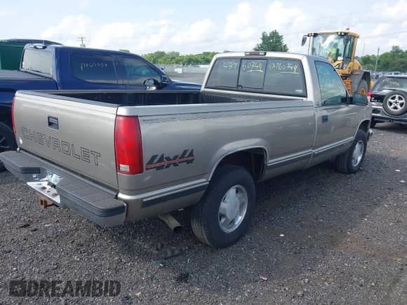 1998 Chevrolet Silverado 1500 with VIN 1GCEK14M5WZ116429, listed as a IAAI auction lot 42760349 with 165,028 mi miles and . Bid and sale history available at DreamBid. Image 4.