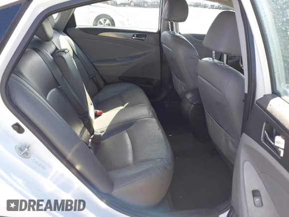 2014 Hyundai Sonata z VIN KMHEC4A47EA112913, wystawiony jako IAAI lot #43081223 z przebiegiem 188 132 mil mil oraz . Historia ofert i sprzedaży dostępna na DreamBid. Obrazek 8.