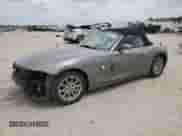 2005 BMW Z4 2.5i z VIN 4USBT33515LS56978, wystawiony jako Copart lot #52441905 z przebiegiem 65 902 mil mil oraz Szkoda całkowita • Salvage title. Historia ofert i sprzedaży dostępna na DreamBid. Obrazek 1.