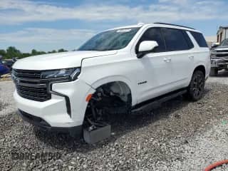2021 Chevrolet Tahoe RST z VIN 1GNSCRKD9MR395972, wystawiony jako Copart lot #55987375 z przebiegiem 107 689 mil mil oraz Szkoda całkowita • Salvage title. Historia ofert i sprzedaży dostępna na DreamBid. Obrazek 1.