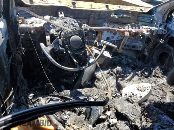 2014 Hyundai Accent GLS с VIN KMHCT4AE9EU607726, выставлен на аукционе Copart как лот 69487855 с пробегом Не указан миль и На запчасти • Non repairable. История ставок и продаж доступна на DreamBid. Изображение 8.