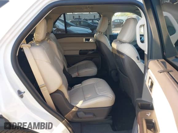 2020 Ford Explorer Platinum с VIN 1FM5K8HC2LGA90241, выставлен на аукционе IAAI как лот 43240028 с пробегом 43 420 миль миль и . История ставок и продаж доступна на DreamBid. Изображение 8.