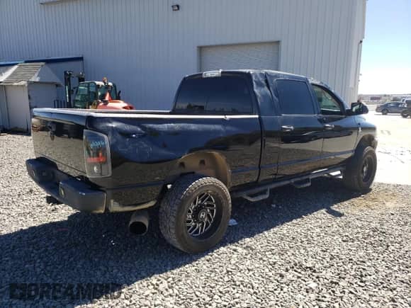 2008 Dodge 2500 SXT with VIN 3D7KS29A18G133261, listed as a Copart auction lot 67578055 with 260,022 mi miles and Salvage title. Bid and sale history available at DreamBid. Image 3.