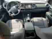 2016 Toyota Tacoma TRD Sport z VIN 3TMCZ5AN5GM009665, wystawiony jako Copart lot #59667805 z przebiegiem 54 183 mil mil oraz Szkoda całkowita • Salvage title. Historia ofert i sprzedaży dostępna na DreamBid. Obrazek 8.