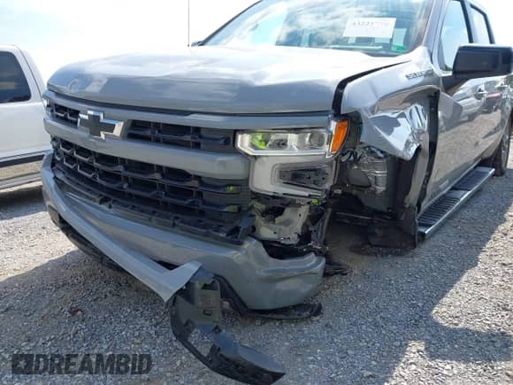 2024 Chevrolet Silverado 1500 RST with VIN 2GCUDEED2R1240604, listed as a IAAI auction lot 43225776 with 19,096 mi miles and . Bid and sale history available at DreamBid. Image 20.
