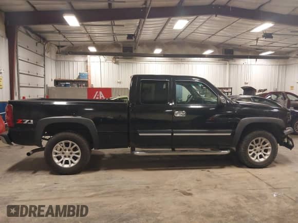 2003 Chevrolet Silverado 1500 с VIN 2GCEK19V231238686, выставлен на аукционе IAAI как лот 42107363 с пробегом 326 361 миль миль и . История ставок и продаж доступна на DreamBid. Изображение 14.