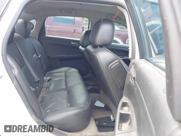 2015 Chevrolet Impala Police Police с VIN 2G1WD5E32F1104932, выставлен на аукционе IAAI как лот 42734788 с пробегом 98 860 миль миль и . История ставок и продаж доступна на DreamBid. Изображение 8.