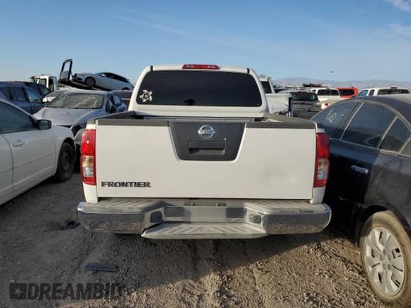 2005 Nissan Frontier Nismo с VIN 1N6AD07W15C410456, выставлен на аукционе Copart как лот 78011124 с пробегом 132 845 миль миль и Списание • Salvage title. История ставок и продаж доступна на DreamBid. Изображение 6.