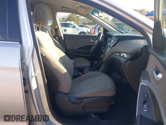 2015 Hyundai Santa Fe with VIN 5XYZT3LB3FG266256, listed as a IAAI auction lot 43507928 with 112,522 mi miles and . Bid and sale history available at DreamBid. Image 5.
