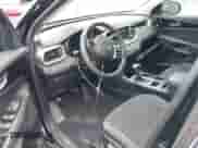 2019 Kia Sorento L z VIN 5XYPG4A35KG566159, wystawiony jako IAAI lot #42972462 z przebiegiem 151 849 mil mil oraz . Historia ofert i sprzedaży dostępna na DreamBid. Obrazek 5.