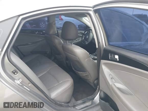 2011 Hyundai Sonata SE с VIN 5NPEC4AC2BH060946, выставлен на аукционе IAAI как лот 43134405 с пробегом 226 457 миль миль и . История ставок и продаж доступна на DreamBid. Изображение 8.