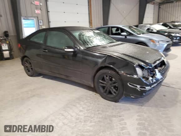2002 Mercedes-Benz C 230/260/280/320 with VIN WDBRN47J42A341699, listed as a Copart auction lot 82357625 with 110,886 mi miles and Salvage title. Bid and sale history available at DreamBid. Image 4.