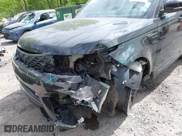 2021 Land Rover Range Rover Sport SVR with VIN SALWZ2RE0MA795330, listed as a IAAI auction lot 42307378 with 31,175 mi miles and . Bid and sale history available at DreamBid. Image 17.